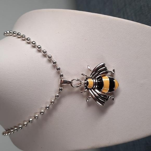 Bumble Honey Bee Pendant Necklace Silver Epoxy Metal Garden Flower Insect - Picture 1 of 6